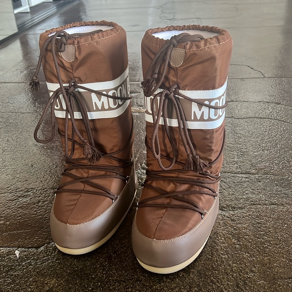 Moon Boot EU39/41 NEW